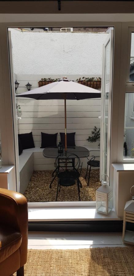 The Hideaway Villa Whitby Buitenkant foto