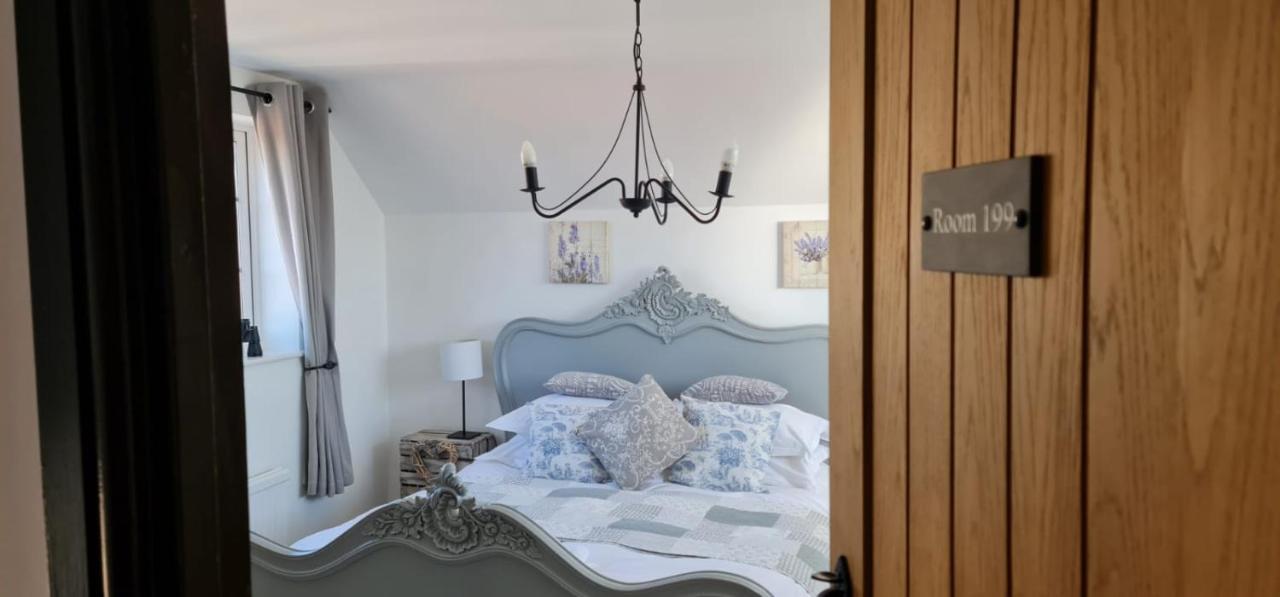The Hideaway Villa Whitby Buitenkant foto