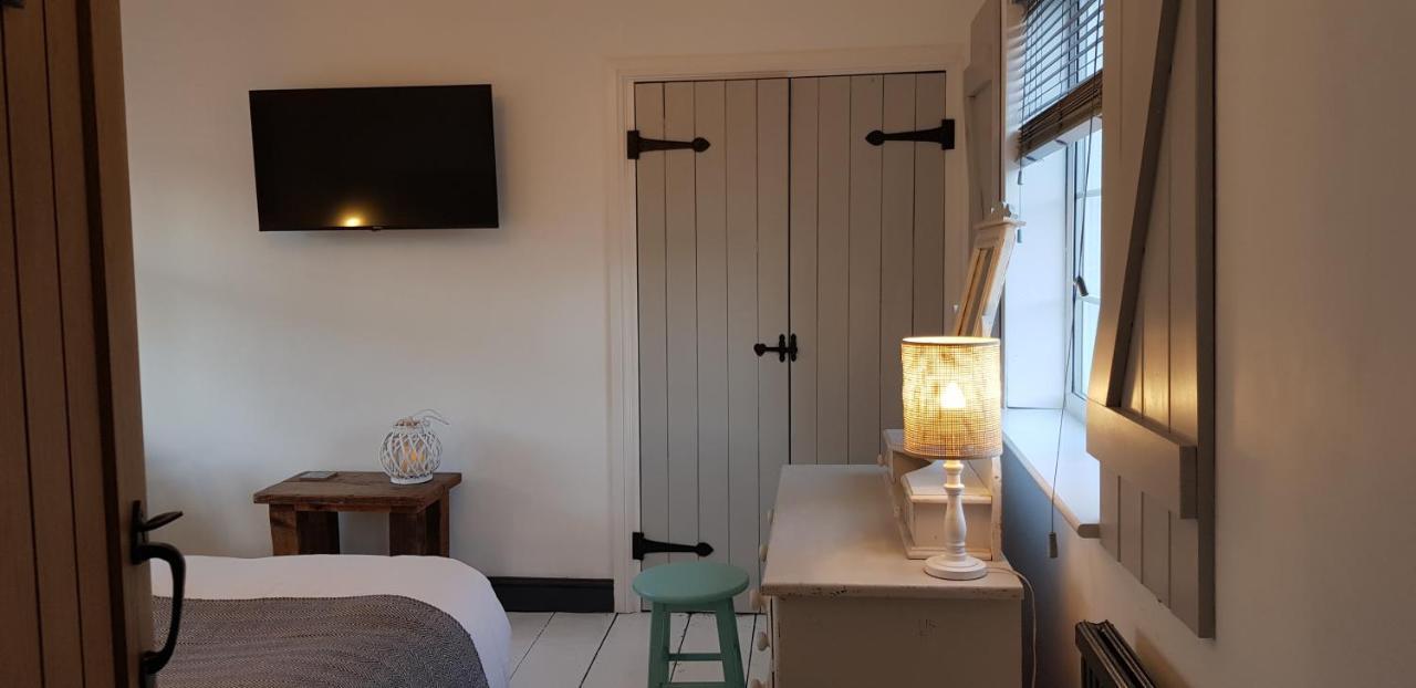 The Hideaway Villa Whitby Buitenkant foto