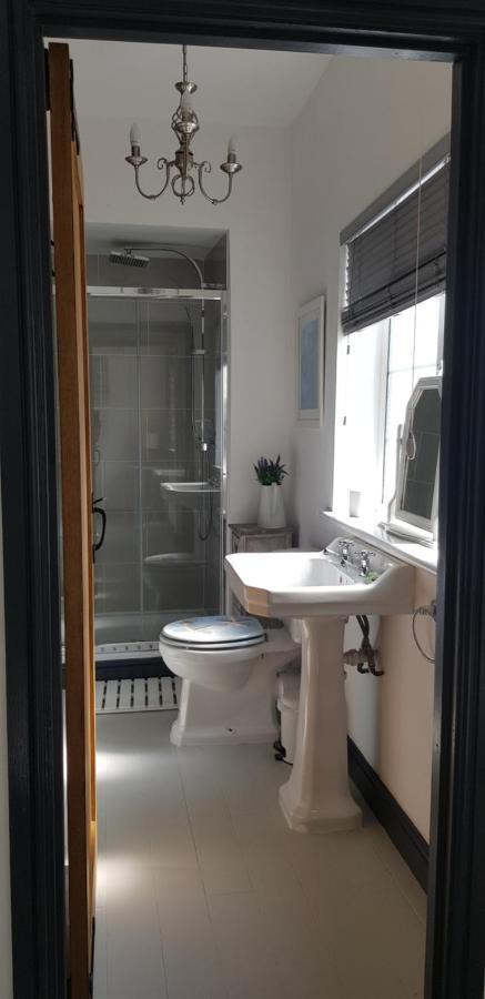 The Hideaway Villa Whitby Buitenkant foto