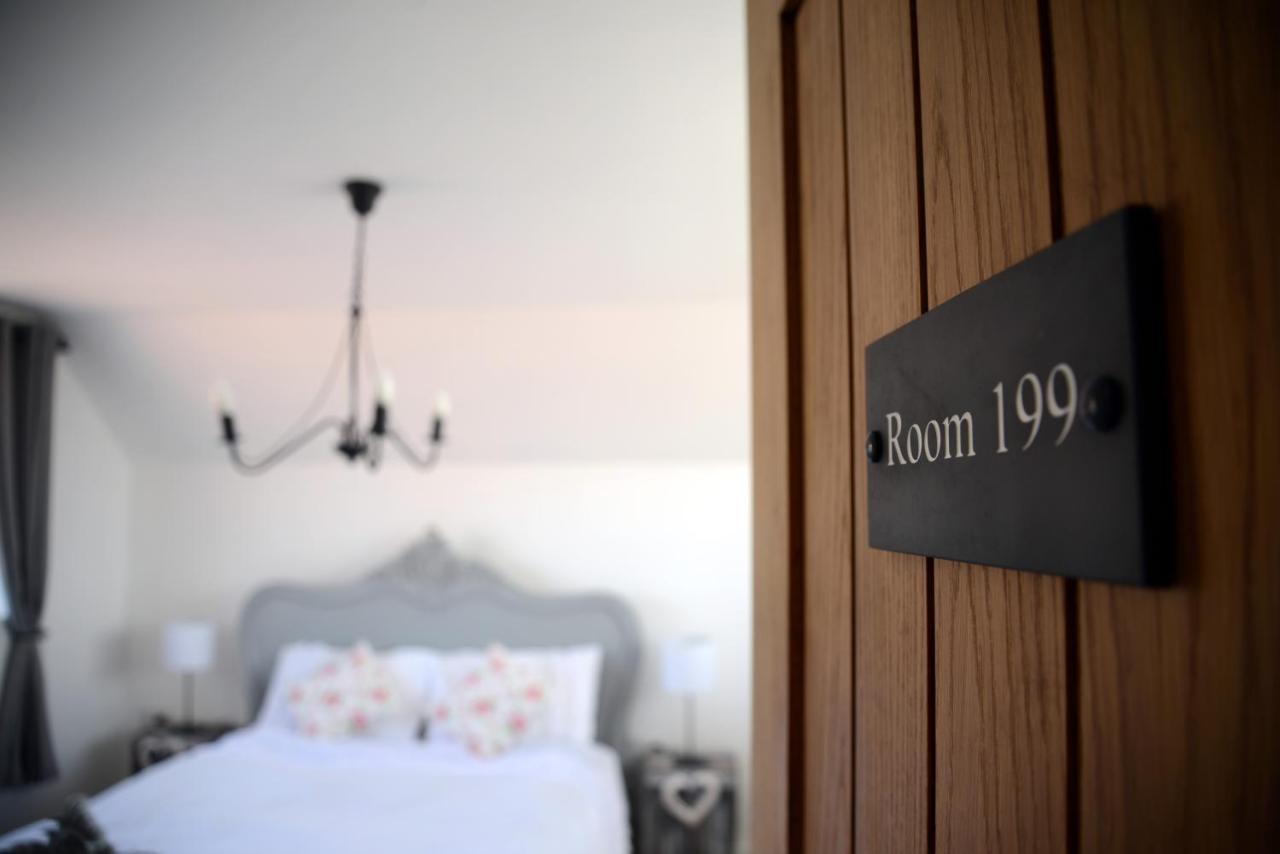 The Hideaway Villa Whitby Buitenkant foto